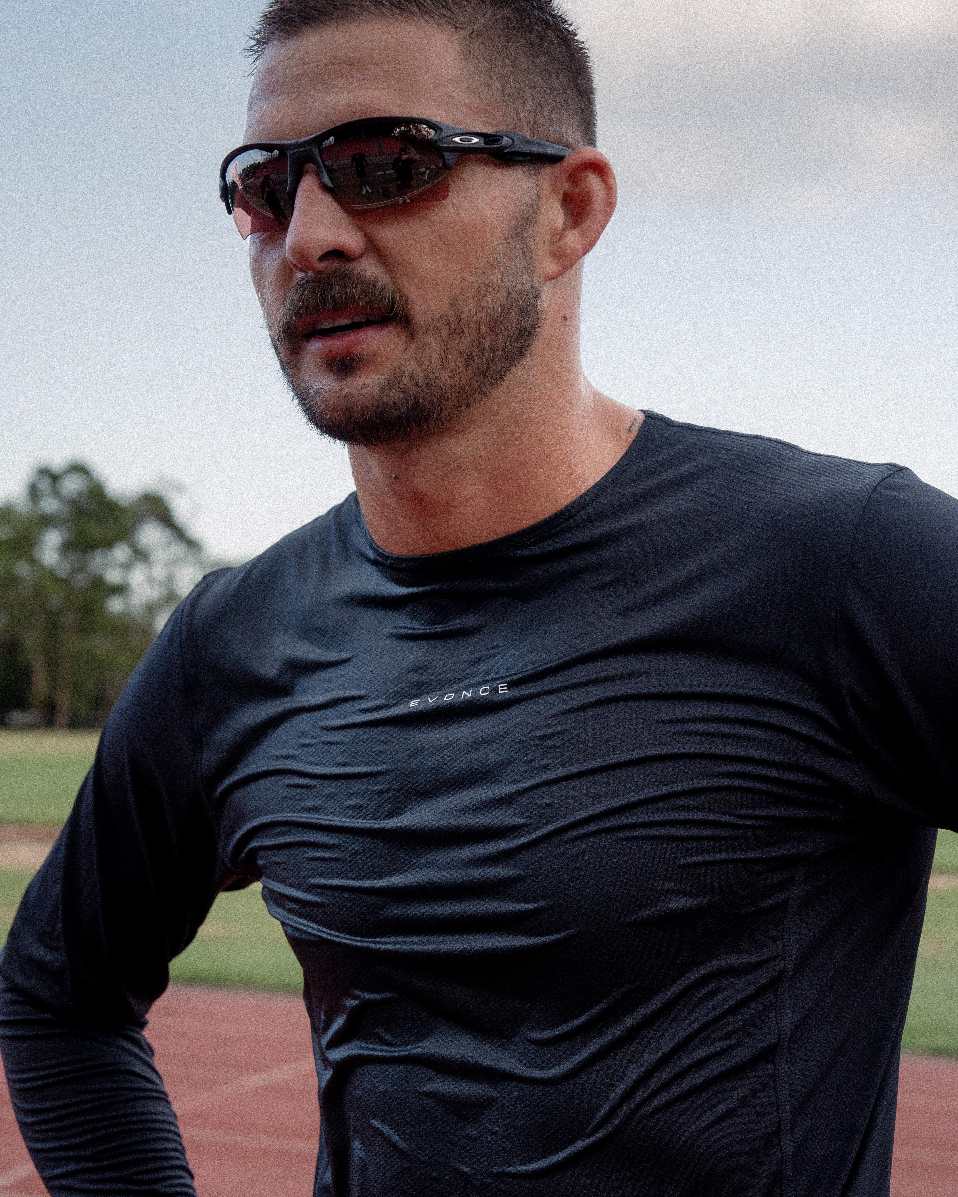 EVDNCE Motion L/S Tee - Black - Image 9